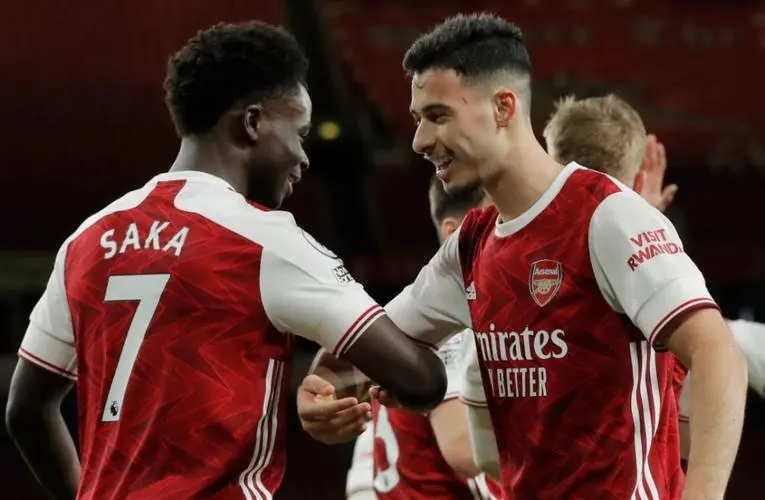 包含布莱顿内部会议纪要流出：清晨状态回暖，欧冠使命明确，控场能力受关注的词条