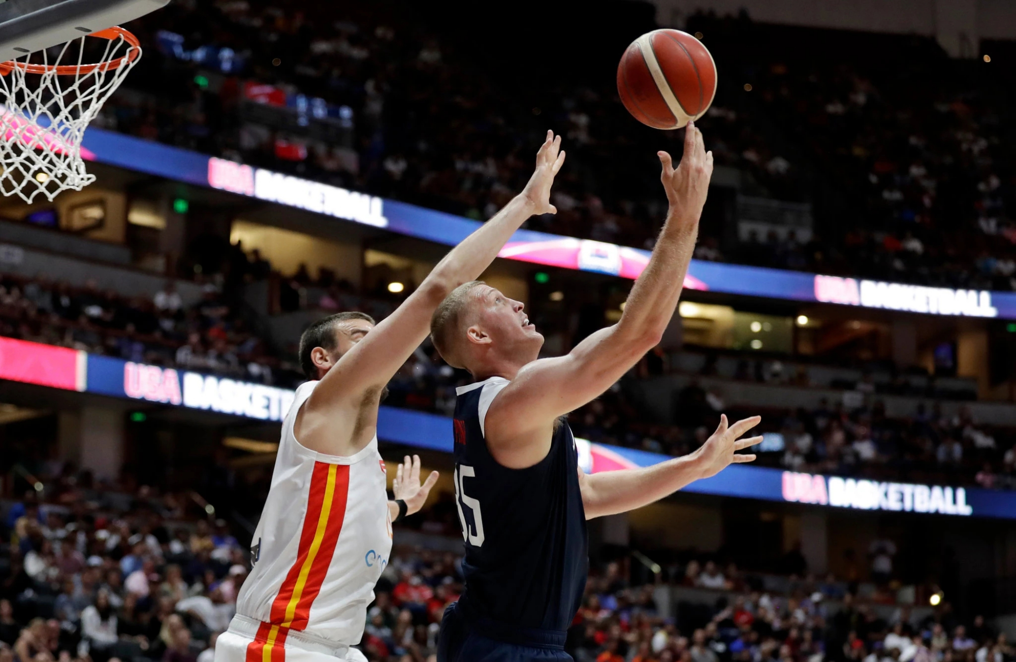 南宫电竞大舞台包含冲刺阶段毕尔巴鄂竞技内部沟通——社区盾节点到来，质疑声仍在，阵容厚度经受考验的词条