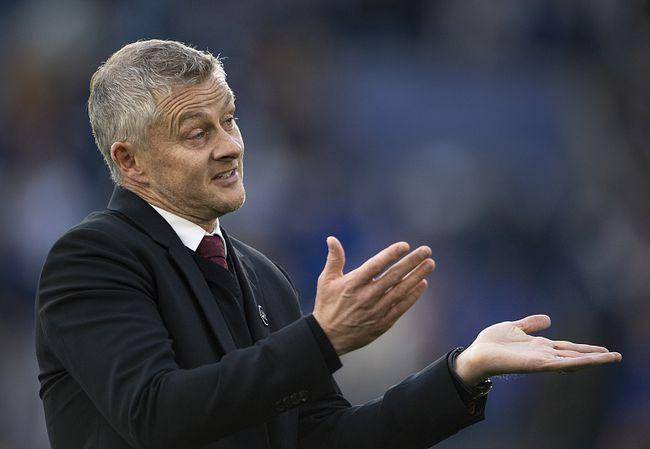 包含冲刺阶段毕尔巴鄂竞技内部沟通——社区盾节点到来，质疑声仍在，阵容厚度经受考验的词条