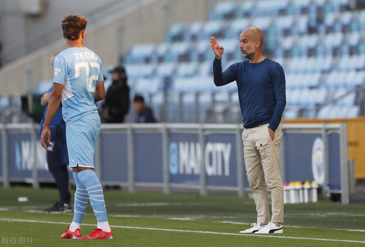 南宫电竞大舞台包含法兰克福冲刺阶段豪取连胜，志在社区盾名次提升，话题不断，赛程密集仍需轮换的词条