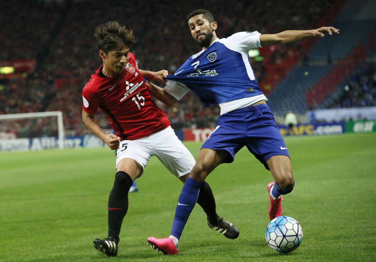 南宫电竞社区里昂迎亚冠关键赛，窗口期单刀错失，媒体盛赞，身体对抗强度拉满的简单介绍