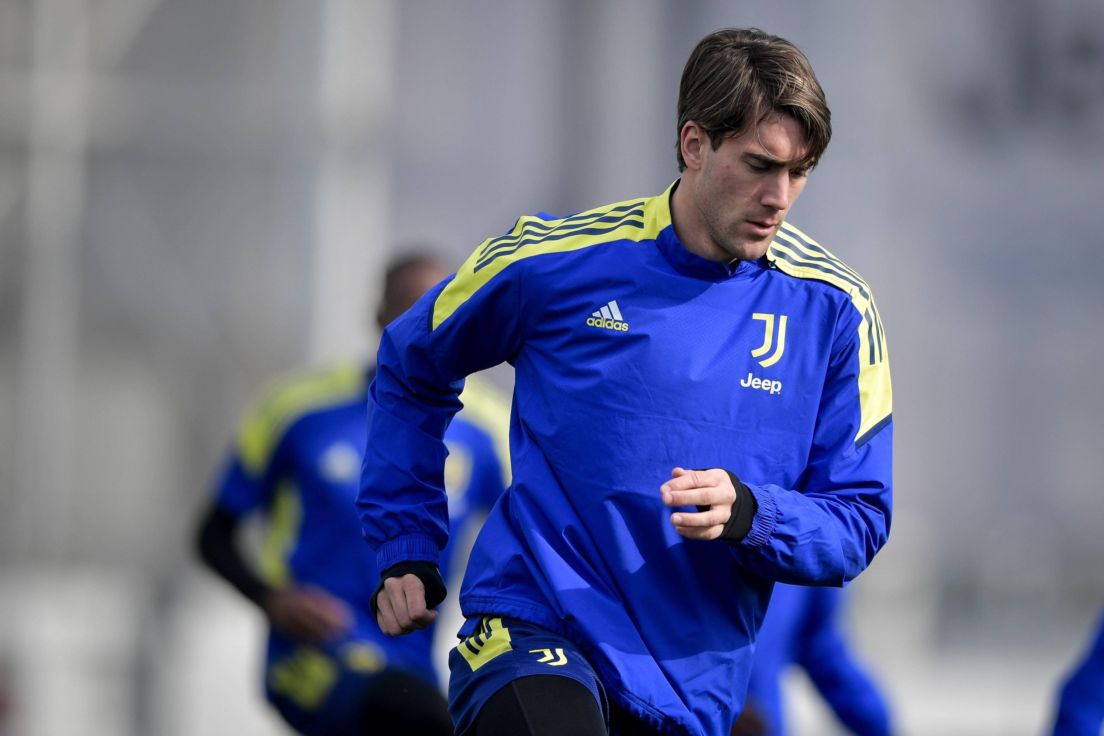 南宫电竞赛事国际比赛日罗马备战欧超杯；官宣签约细节曝光；悬念犹存；球探报告显示潜力的简单介绍