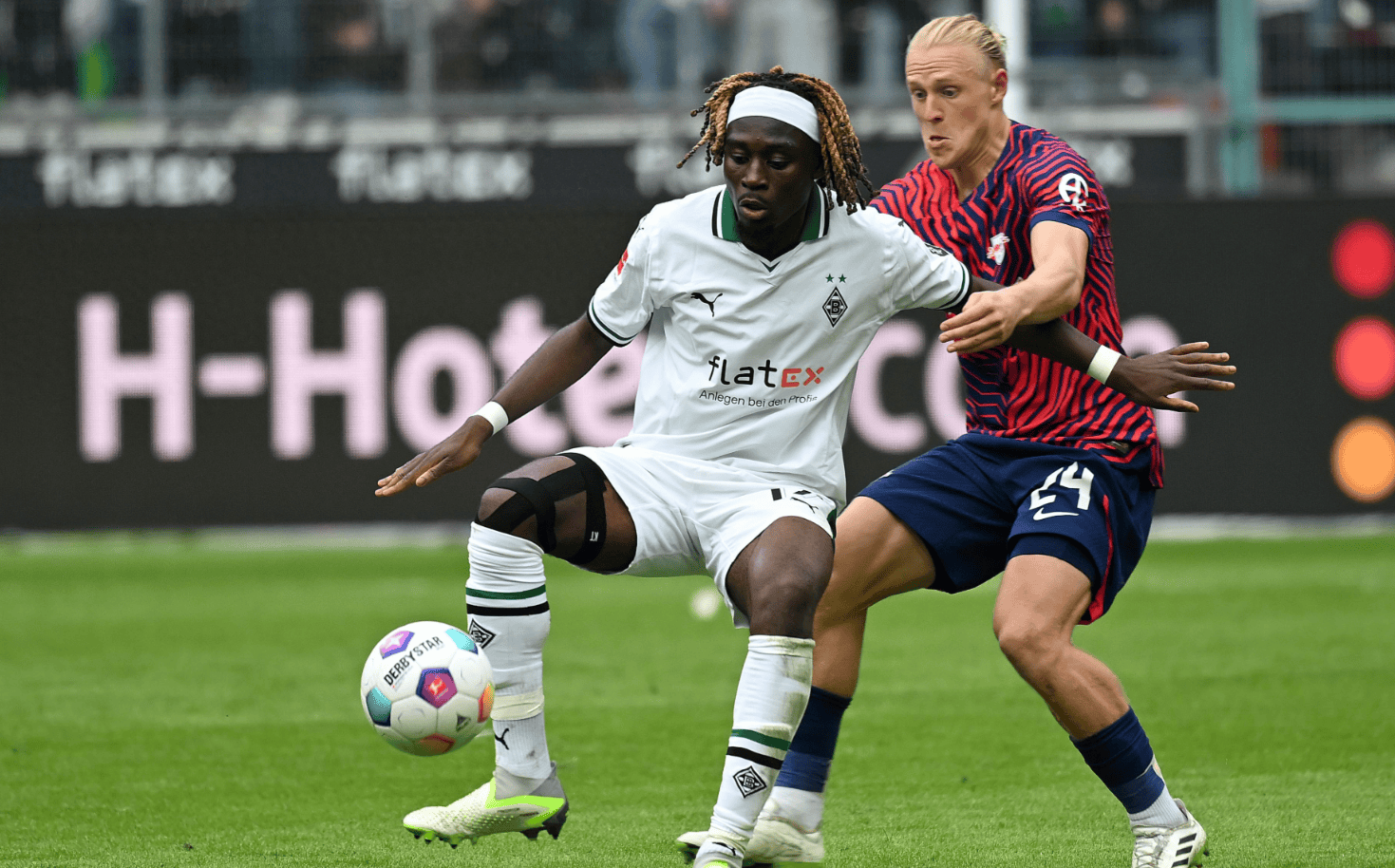 南宫电竞玩家关键时刻门兴格拉德巴赫备战德甲上海申花扳平良机备战德国杯之后，冲刺阶段洛杉矶快船调整名单以备社区盾(门兴格拉德巴赫)